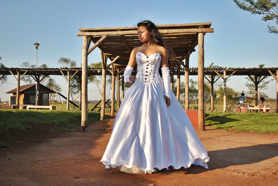 5 Tips to Preserve Your Precious Prom Dress